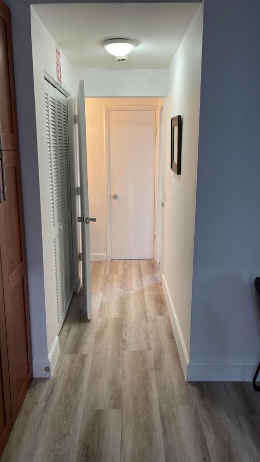North Bay Village Apartment Экстерьер фото